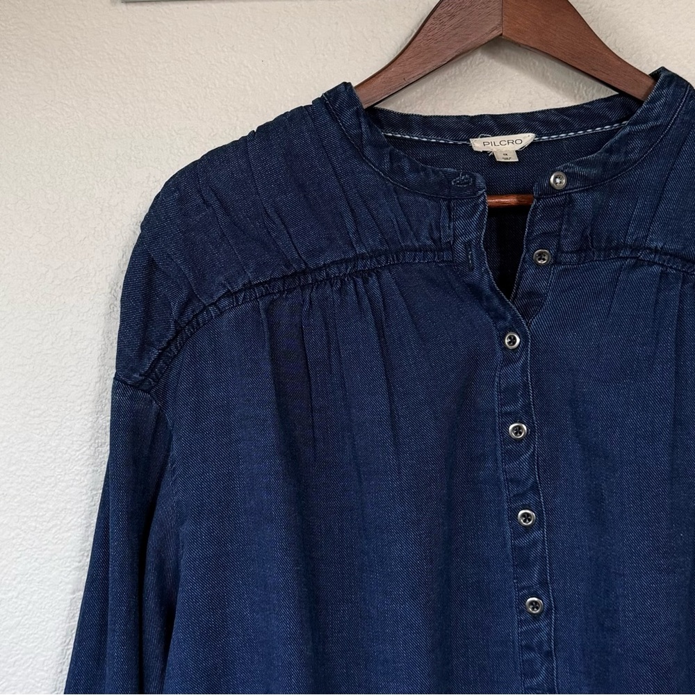 ANTHROPOLOGIE 1X PILCRO Henley Blouse in Dark Denim • Chambray Top Modern Boho - Picture 3 of 8